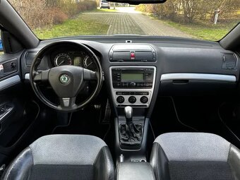 Škoda Octavia 2.0 TDi RS 125kW Xenony Tažné Kůže Tempomat - 15