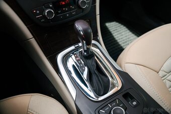 Opel Insignia 2.8 V6 Turbo ECOTEC Cosmo A/T - 15