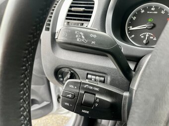 Škoda Fabia 1.4i 16V 63kW ŠÍBR Tempomat ESP AUX Senzory - 15