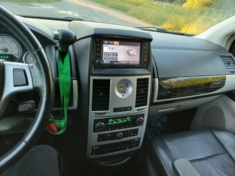 Chrysler Grand Voyager 2.8 CRDI - 15