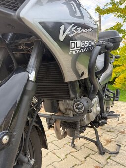 Suzuki DL V-Strom 650 Adventure - jako nová - 15