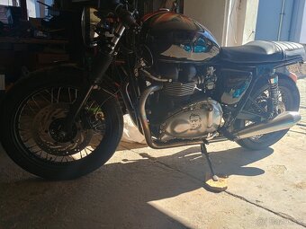 Triumph Bonneville SE Café racer - 15