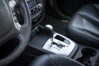 Hyundai Santa Fe 2,2 CRDi Premium A/T 4x4 /AJ NA SPLÁTKY/ - 15