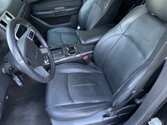 Chrysler 300C 3.0CRD limuzína Signature Series - 15