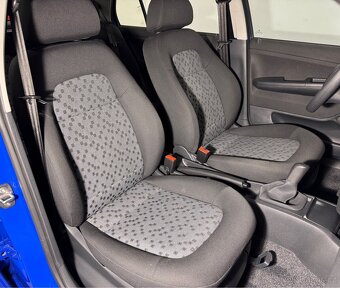Škoda Fabia Classic 1.2 HTP r.v 2006 Najeto: 2,075 km - 15