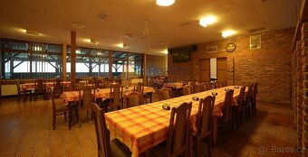 Prodej komerčního objektu v Hustopečích u Brna, 920 m2, poze - 15