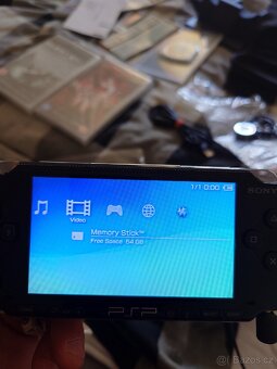 PSP 128gb krásný stav - 15