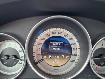 Mercedes-Benz 250CD-i 1.maj CZ 4MATIC rok 2012 - 15
