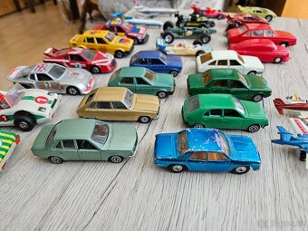 27 kusov- auticka a lietadla- 80-te roky 20.stor. - 15