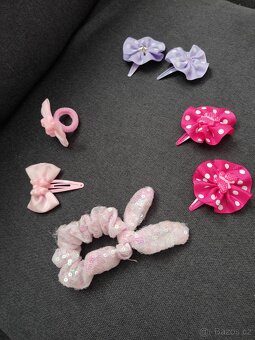 Hračky a vlasové doplňky pro děti - 15