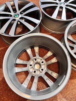 5x112 R17 Škoda Yeti / Octavia Original alu disky - 15