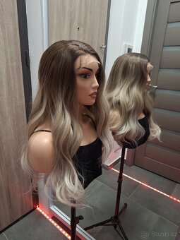 Dlouhá vlnitá blond paruka s krajkou vpředu 60091 - 15