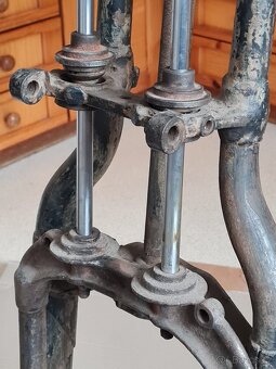 Harley Davidson WLA přední vidlice - 15