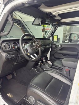 Prodám Jeep Wrangler SAHARA 2.0T 4x4 DPH - 15