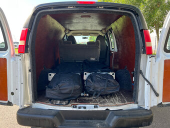 Chevrolet Express 4x4, rok 2013, 5.3 V8, 5 míst, 1.majitel - 15