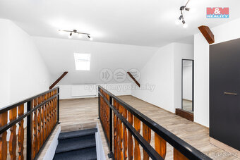 Pronájem bytu 3+1, 80 m², Pardubice, ul. Dašická - 15