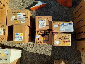 Různé díly kryty blinkrů světel - 15