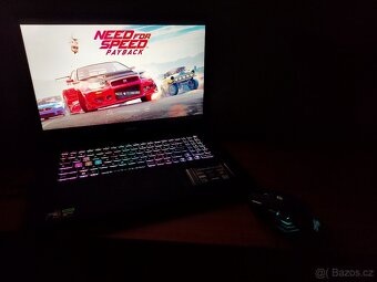 Obří 18" Msi,RTX-5070 Mux,R-9,QHD+,M.2 1TB - 15