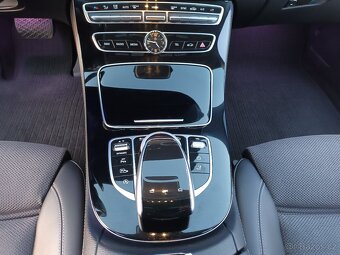 Mercedes-Benz Třídy E 3,0 E 350d,TAŽNÉ,KOLA,SERVIS - 15