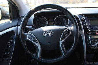 Hyundai i30 1.6 GDI 99 kW, kombi, 95 821 km – bohatá výbava - 15