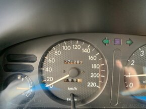 Corolla 1,3 hatchback typ E11 63 kW - 15