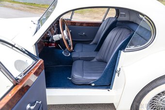Jaguar XK120 Coupe - 15