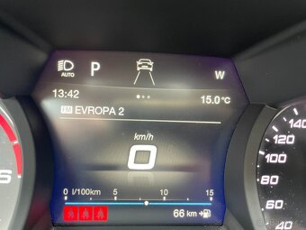 Alfa Romeo Giulia Q4 Veloce - 15