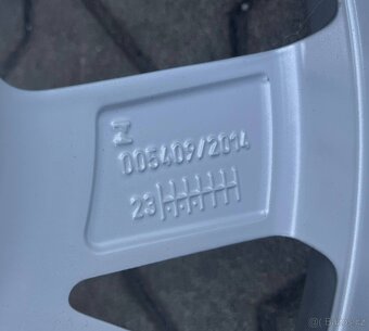 Volkswagen Golf 8 alu 6,5x17 5x112 ET46 pneu 205/50/17 93V - 15