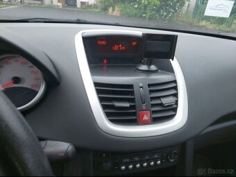Peugeot 207 1.4i - 15