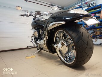 Suzuki Intruder M109R, M1800R - 15