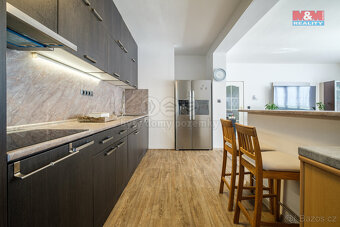 Prodej rodinného domu, 367 m², Březová, ul. Okružní - 15