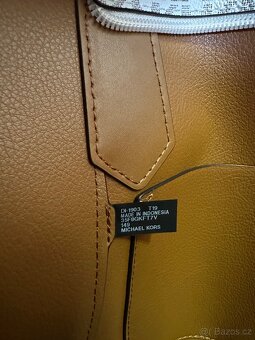 Kabelka Michael Kors Kimberly Vanilla - 15