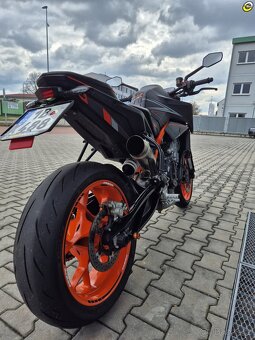 KTM 890 Duke R - 15