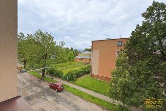 Prodej prostorného bytu 3+1 (93 m²) s vlastní zahrádkou - 15