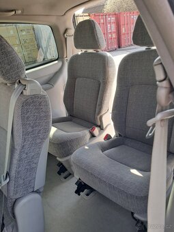 Hyundai Trajet 2.0 CRDi 7místné r.v. 2005 - 15
