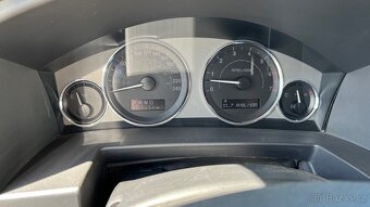 Jeep Commander USA verze - 15