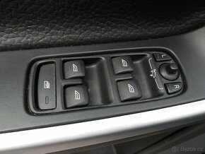 Volvo XC60 2.4D5 AWD Summum, Panorama, Kůže, DPH - 15