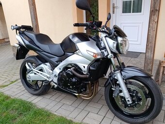 Suzuki GSR 600 - 15
