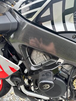 Aprilia Tuono V4 2017 - 15