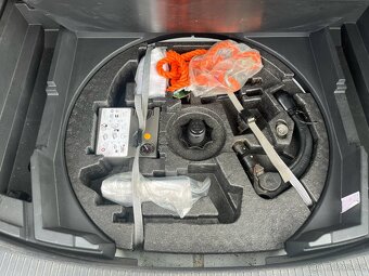 VW Touran, 2.0 tdi, 103kw, 2012, výhřev, digi, parkasist - 15