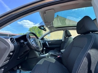 Osobní automobil Nissan Qashqai 2.0 4WD - 15