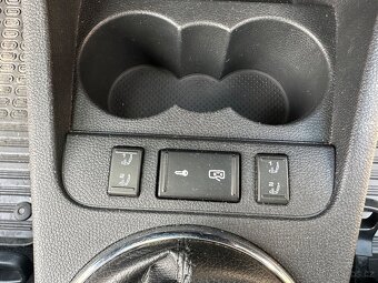 Fabia 2 kombi 1.2tsi klimatronik alu tempomat edice family - 15