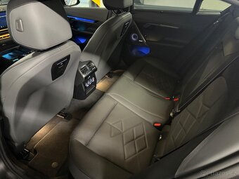 BMW i5 m60 xDrive Sedan B&W DPH - 15