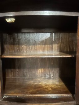 Krásná vitrína s vitrážemi elegantní kus - 15