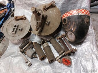 Vyklizeni, moto dily - 15