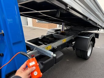 IVECO DAILY 35C15 3.0 SKLÁPĚČ VYKLÁPĚČ TŘÍSTRANNÝ do 3.5t - 15