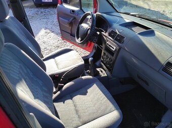 FORD TOURNEO CONNECT - VELICE ZACHOVALÝ - 15