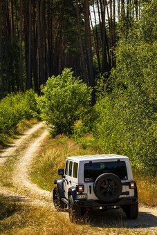 Jeep Wrangler Sahara automat 2014 hard top - 15