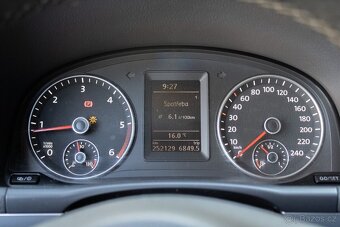 Volkswagen Touran 1.6 TDI 7 miestny - 15