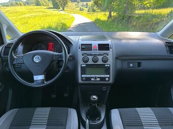 VW Touran 1.9TDi United 7 místný - 15
